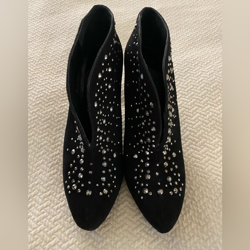 Gianni Bini NWOT Vintage Black Rhinestone Stud Pump
